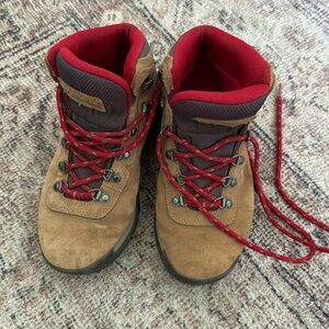 COLUMBIA | hiking boots